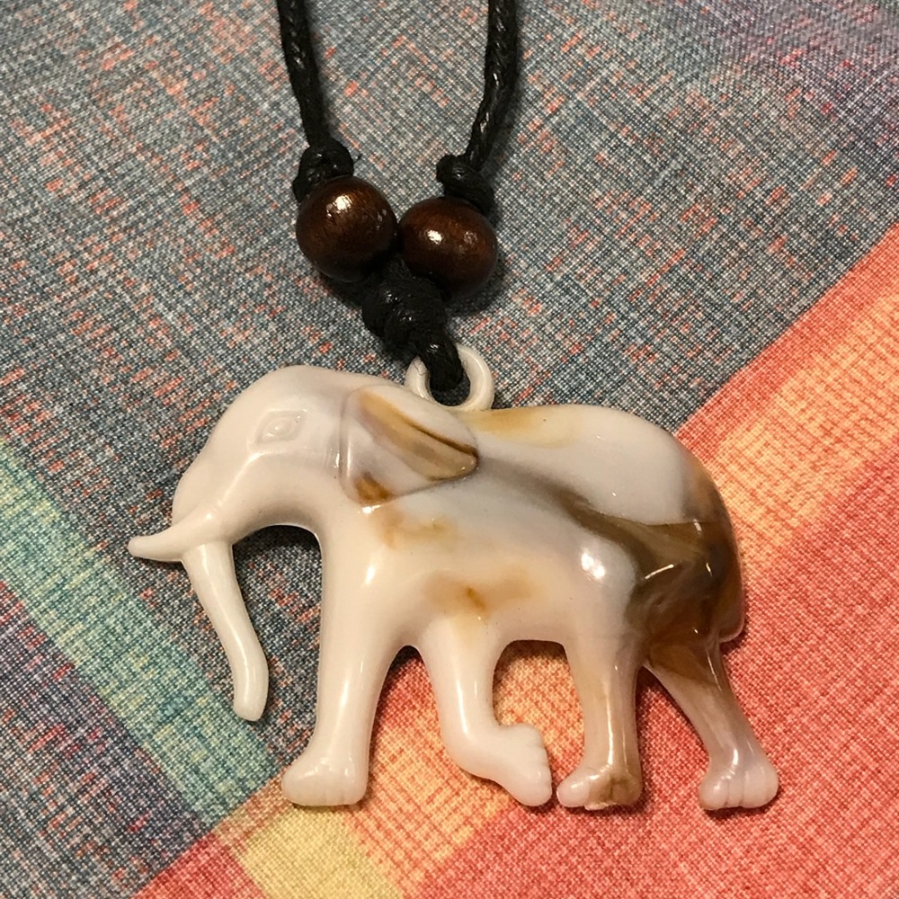 NEW Men’s (unisex) Faux Yak Bone Elephant Pendant